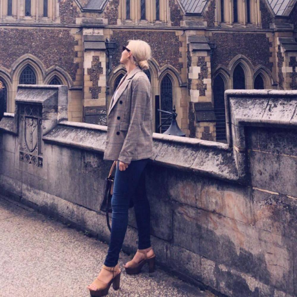 Meet your Posher, Danielle